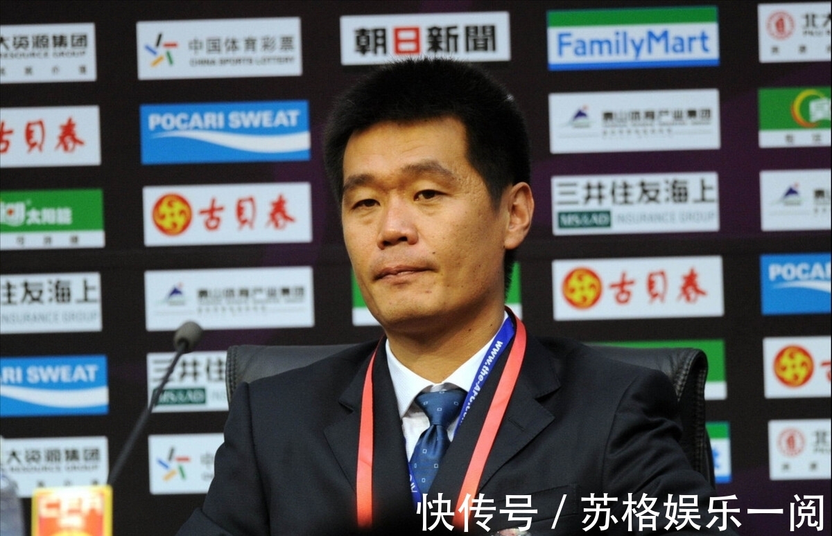 李金羽|李霄鹏执教至2023年后又有好消息，教练团队敲定3人，2人曾是队友