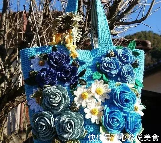 包包$55款超美的钩花包包,只要会钩不同的花,拼缝在一起,就能做出