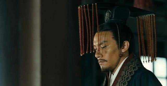 甘愿|厚颜无耻的皇帝，为了苟延残喘，甘愿做斟酒的仆人