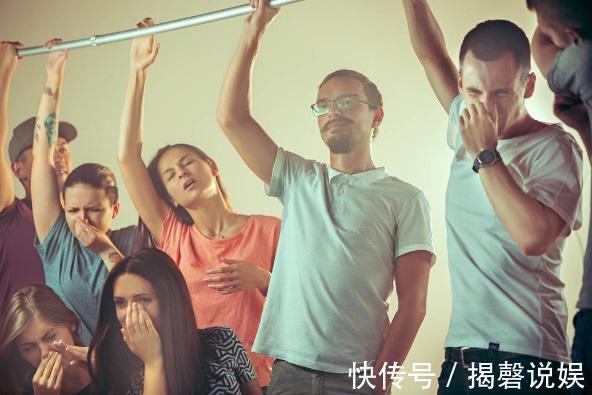 过氧化物|经常放屁的人,身体出现4个症状,说明肝脏生病了,早查肝CT