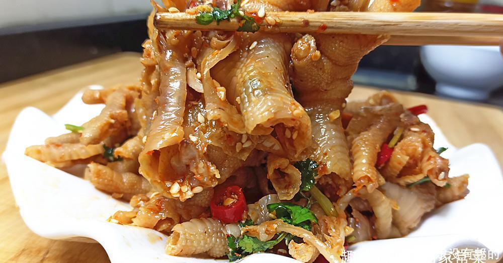 教你做香辣鸡爪,做法超简单,比在外面买的好,春节做给家人吃