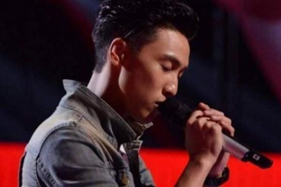 月半小夜曲|當(dāng)年汪峰親手將他淘汰,如今他卻滿世界開(kāi)演唱會(huì),網(wǎng)友實(shí)力打臉