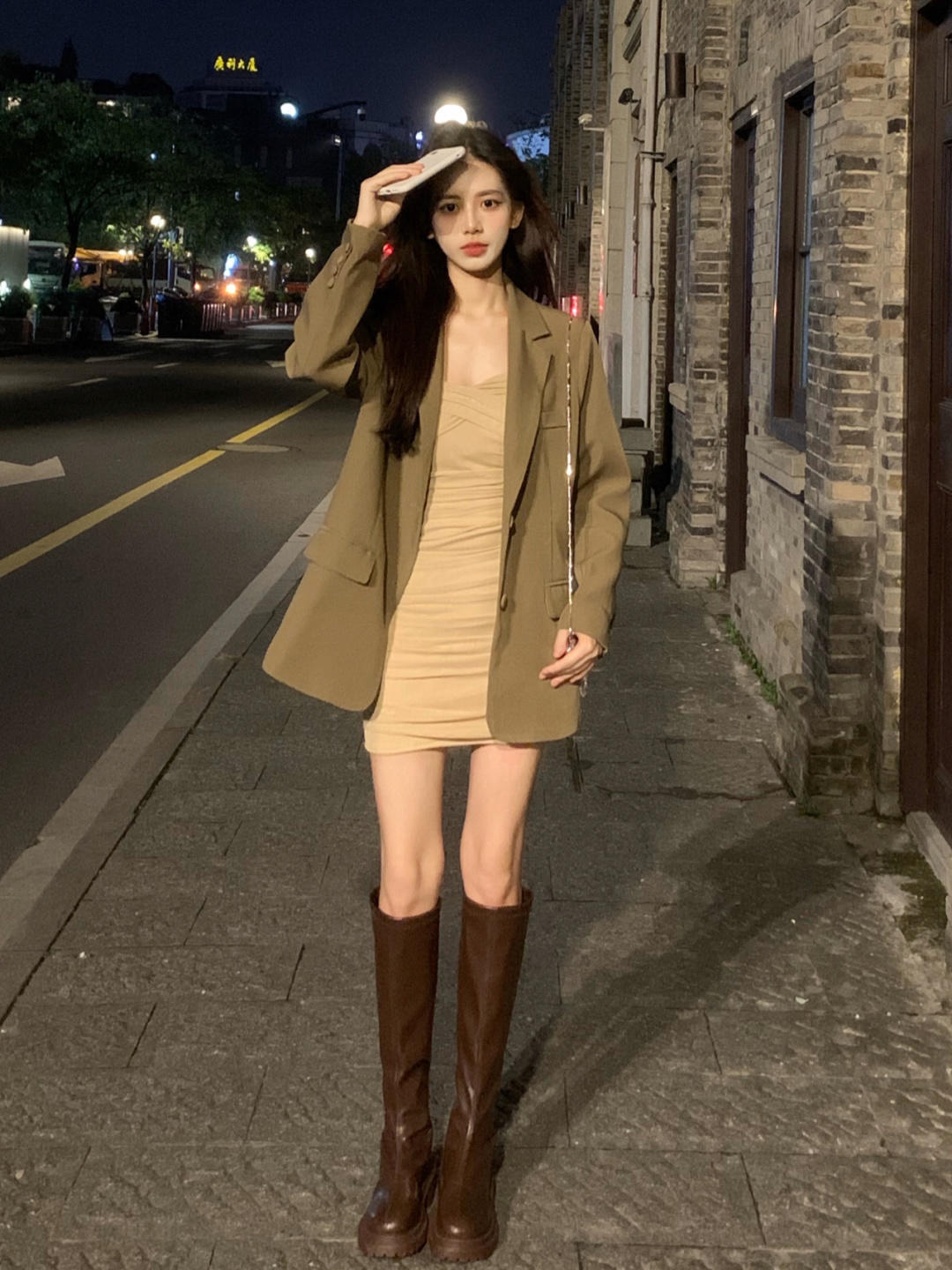 高级|“繁简结合”才是真的洋气!25岁~30岁都喜欢这么穿,高级时髦