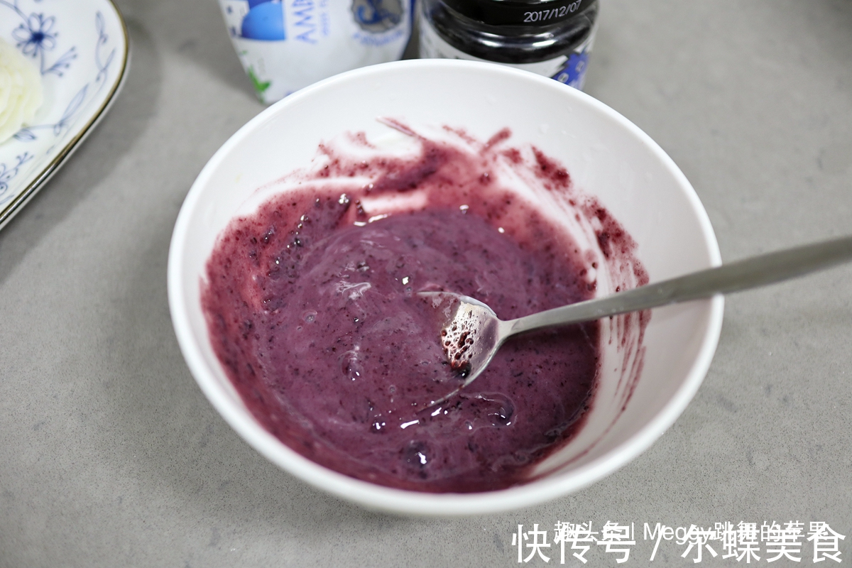 这菜不用油，上锅蒸10分钟，饭店卖28，自己做才8块钱