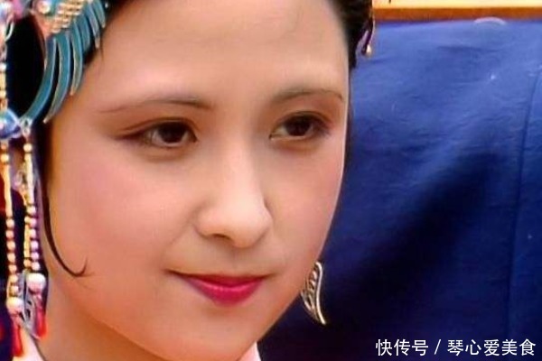 王熙凤|尤二姐第一次见贾母,鸳鸯为何掀开她的裙子?只有王熙凤一人知道