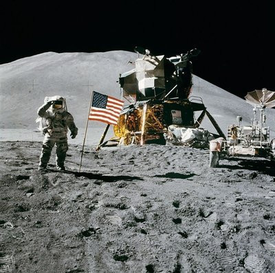 登月成功了,飞船怎么返回地球?月球上有发射台吗?