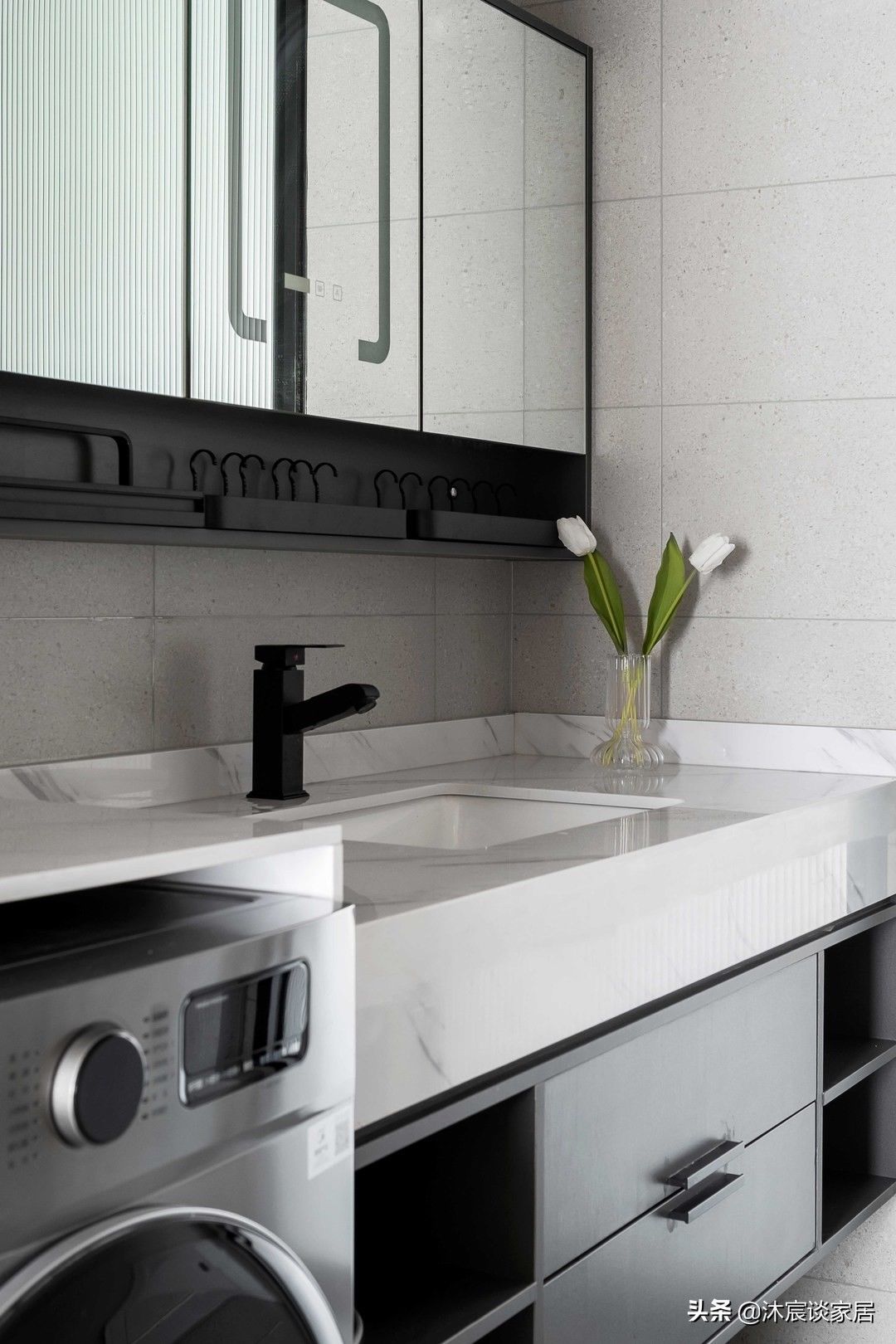 吧台|重庆夫妻的新家,因太会装修而走红,凭白墙与原木就让家温馨治愈