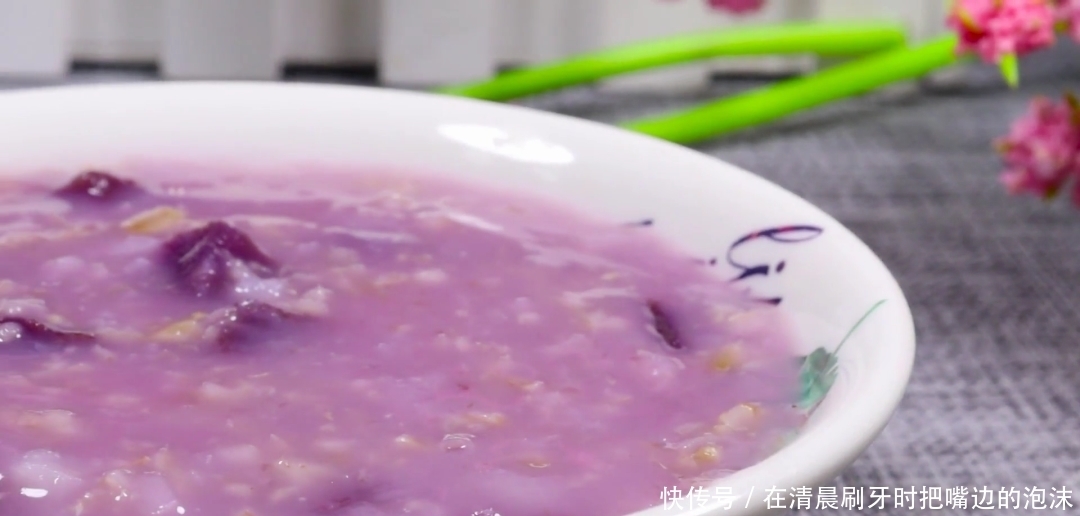 早餐别给孩子喝白粥了,这款营养粥营养翻10倍,暖胃好消化