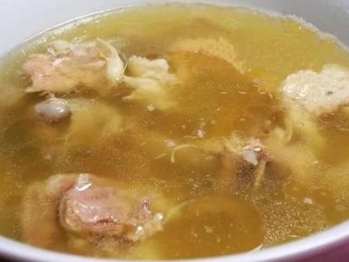  尿酸|尿酸高的人，此3类食物尽量少吃，降低体内尿酸，可赶走“痛风”