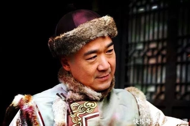 乾隆一上联:“猛虎一杯山中醉”,纪晓岚下联,众人拍手叫好!