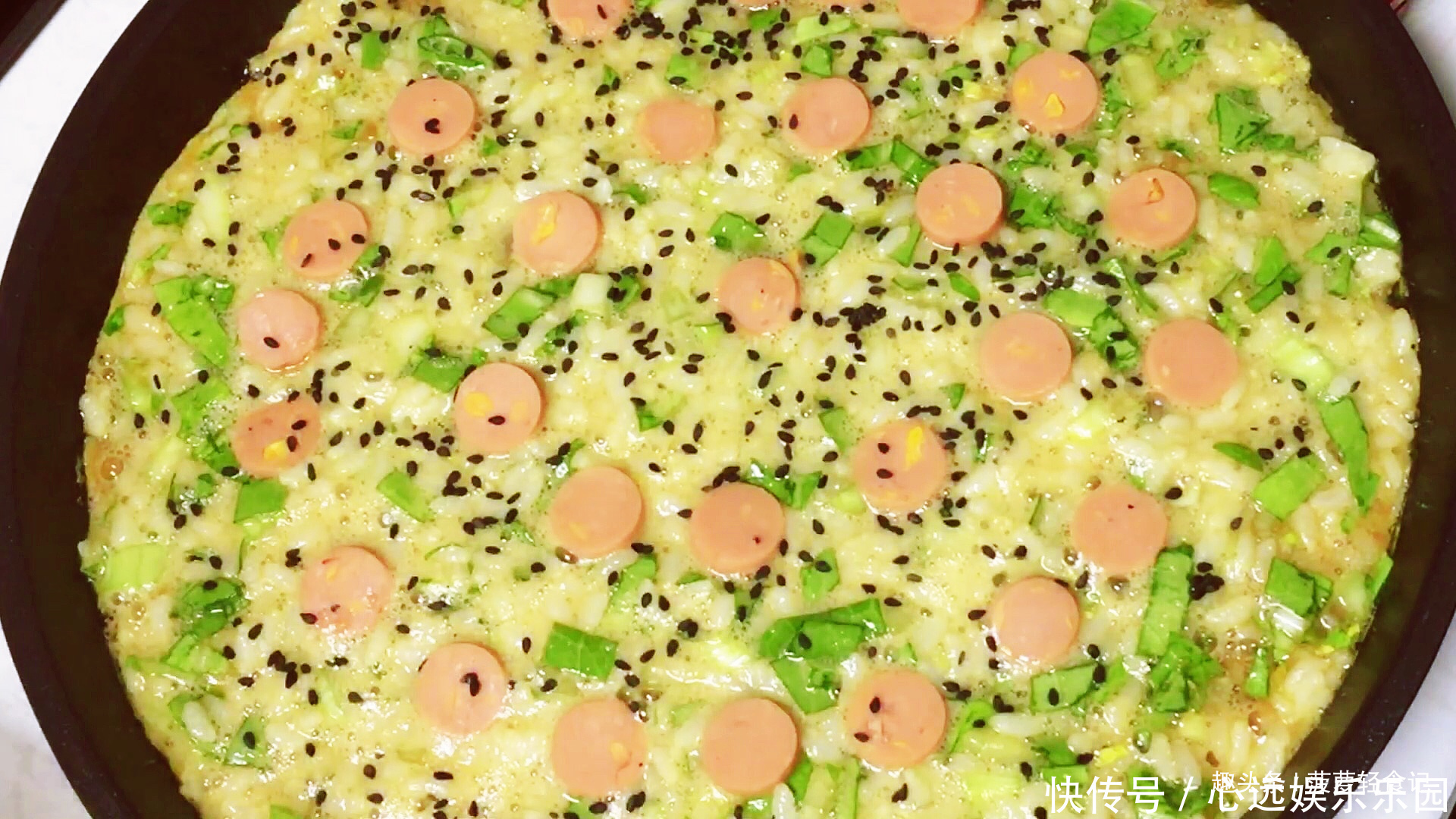 火腿肠片|不想吃炒饭，剩米饭华丽变身，孩子可喜欢吃了，美味还不浪费