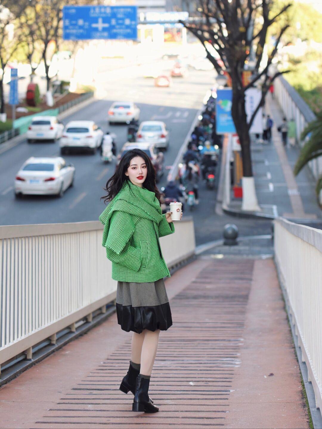 时髦 果然“毛呢外套”才是yyds,这样搭配保暖又舒适,普通人也能驾驭