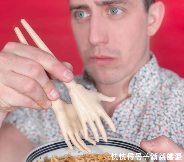 手指$美国沙雕设计师,专门设计毫无用处的产品,用实力在搞笑
