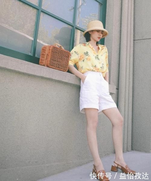 乐福鞋 夏日鞋子千千万，好穿又时尚的当属“乐福鞋”，低调有内涵