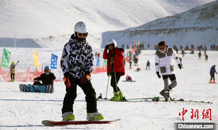 昌吉市|2021新疆昌吉州冰雪旅游启动 网红“天山侠女”等打卡