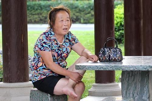 睡眠|60岁以上的老人,每天睡多久比较好?医生:看看睡眠时间推荐表