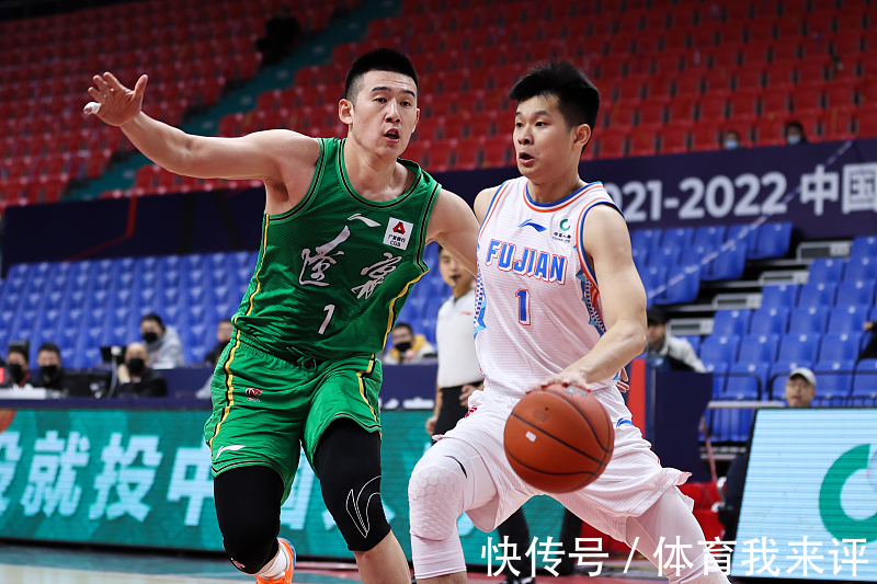 領(lǐng)先優(yōu)勢|19分5籃板！208CM高塔展現(xiàn)價值，無愧楊鳴信任，成遼寧男籃第六人