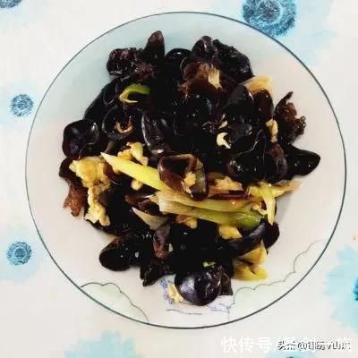 天冷了多吃点热乎的菜,分享12道适合冬天吃的菜,暖身又暖胃