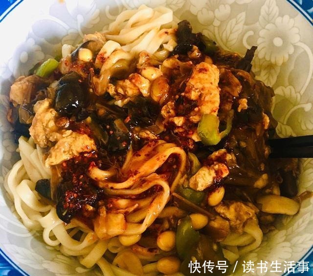 鸡蛋打卤面,特别适合上班族和懒人一族!