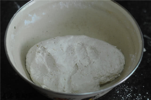 入秋了，儿子天天就馋它，平底锅一烙10分钟上桌，解馋又顶饱！