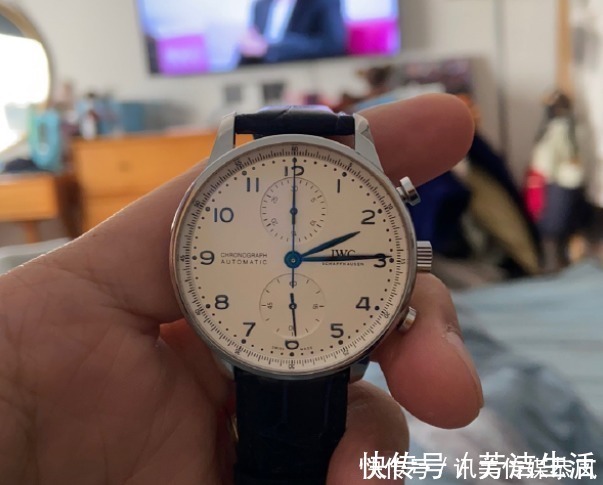 腕表|职场男人应该送自己的礼物,万国葡计腕表来报道