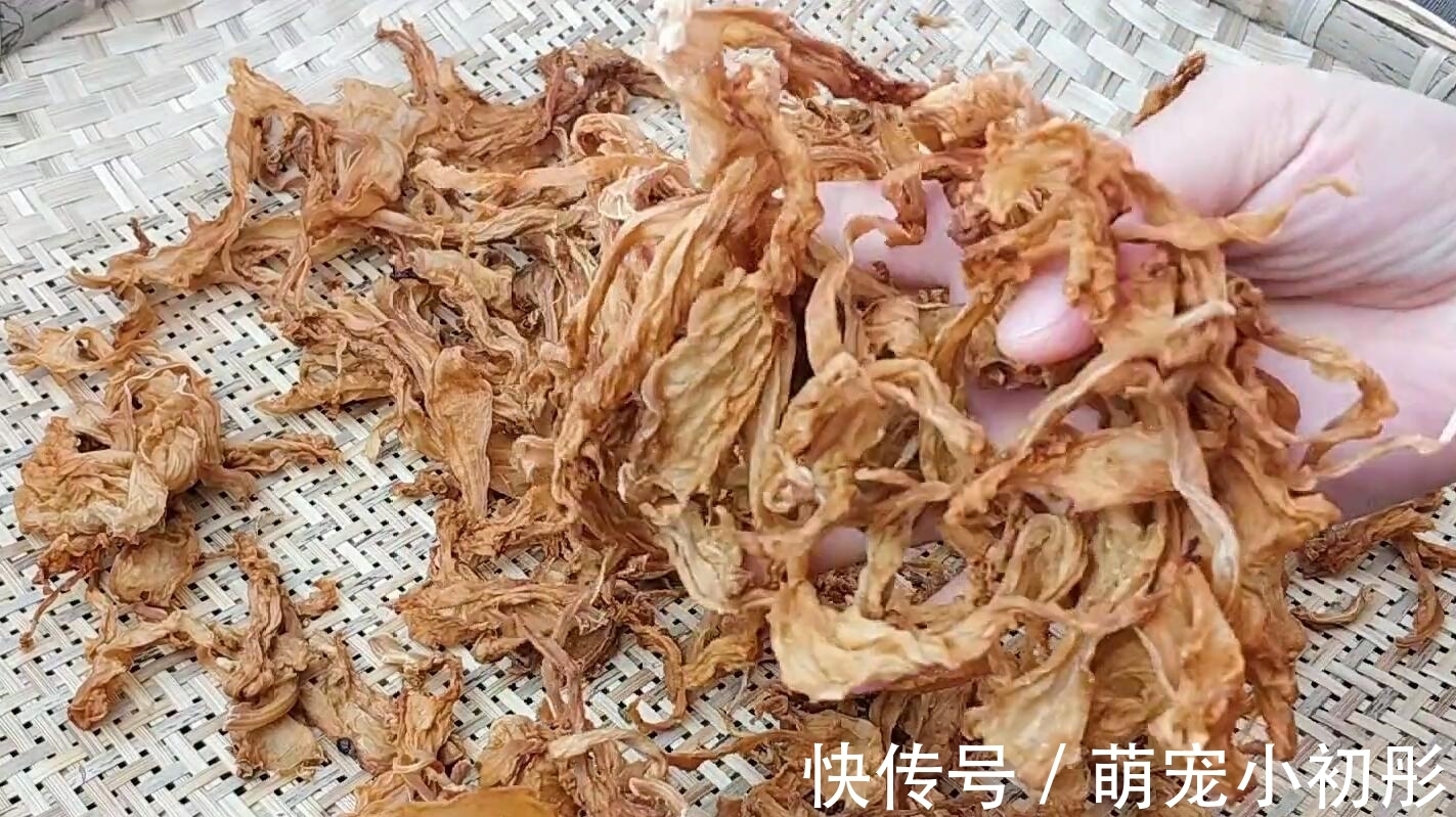 回锅肉特巴适|这食材市场上最便宜,8毛钱一斤,晒干后加这料, 炒回锅肉特巴适