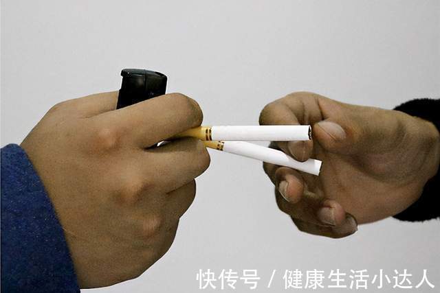 黑木耳|烟毒有多毒？常吸烟的人，坚持做好三点，排出烟毒，肺干净