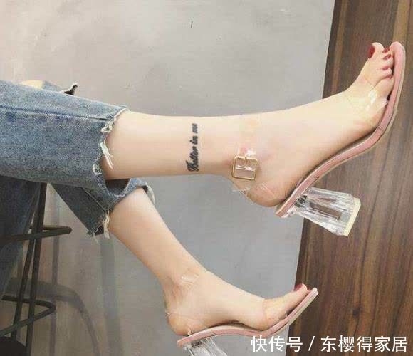 大长腿 性感高跟凉鞋,展现曼妙的身姿,怎么搭都好看
