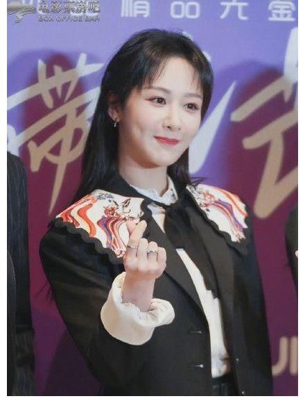 杨紫井柏然《女心理师》预告上线，吻戏亲到一半杨紫居然吐了？