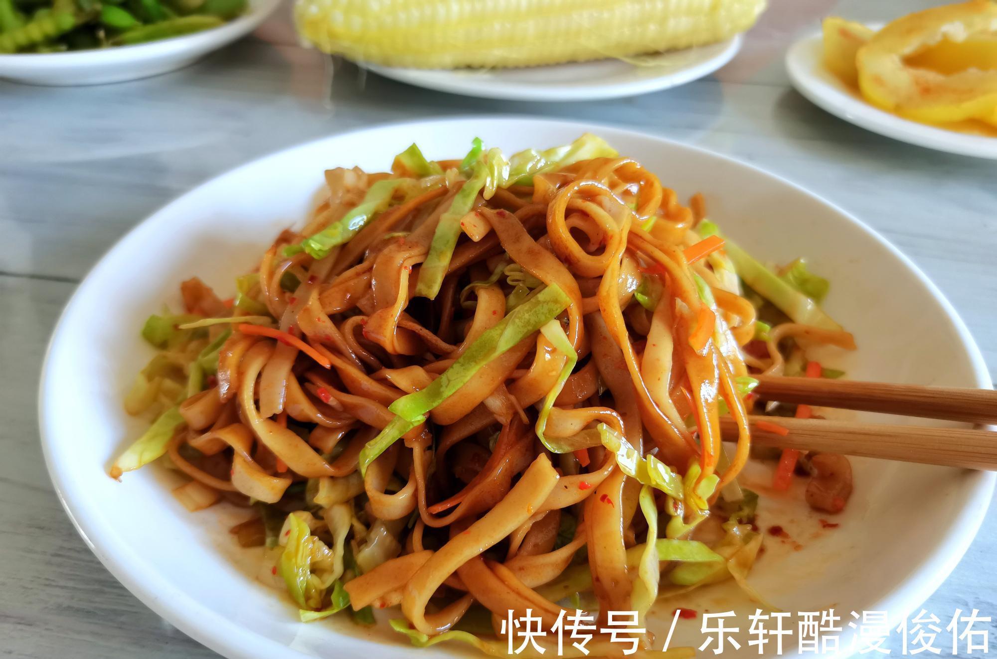青辣椒|收入不同,生活标准也不一样,普通工薪阶层5天晚餐这样吃省钱