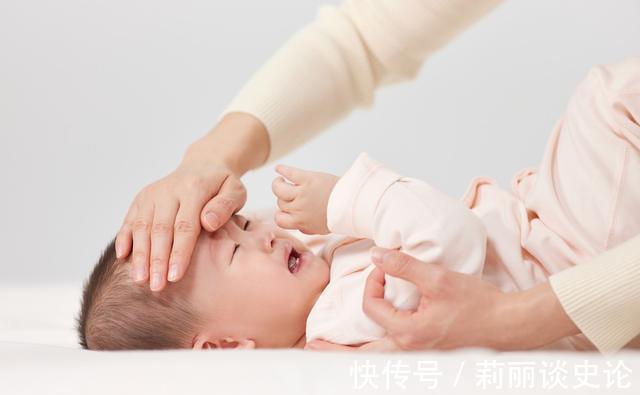 养育|宝宝6个月后发育有哪些变化?该如何照料?这份养护建议请你收好