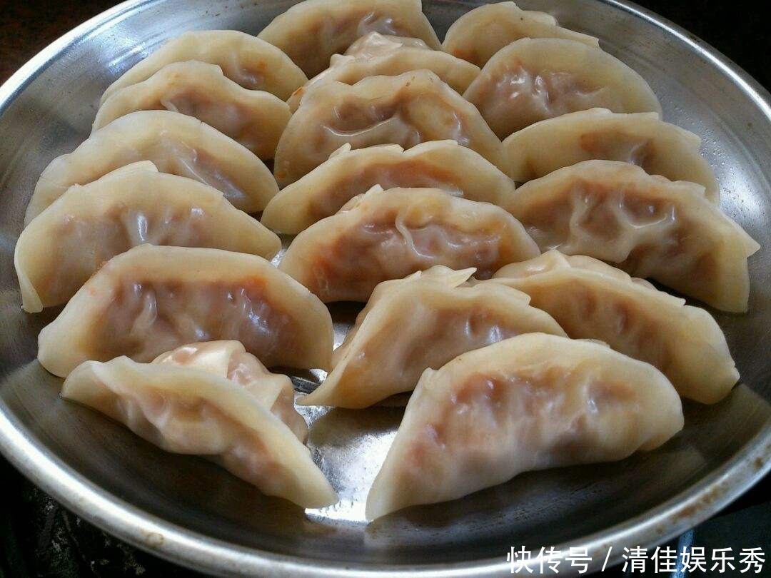 饺子|吃剩的饺子别乱扔,周末制成简易版早餐,15分钟做好,鲜香嫩滑!
