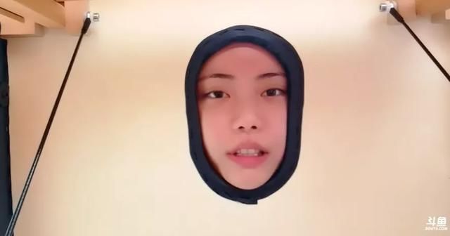 视角|周淑怡神还原白月魁！却因屁股疼痛难忍，再次解锁奇葩直播视角？