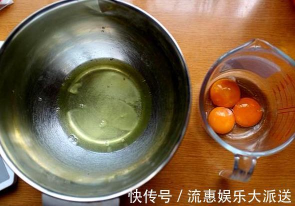不会做奶油杯子蛋糕全蛋打发有技巧，注意1点小白也能成功
