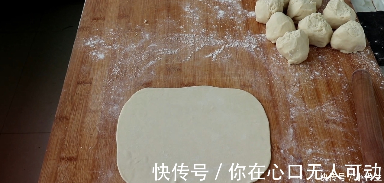 面片|韭菜盒子最好吃的做法,开水一烫,做出来薄皮大馅,太香了
