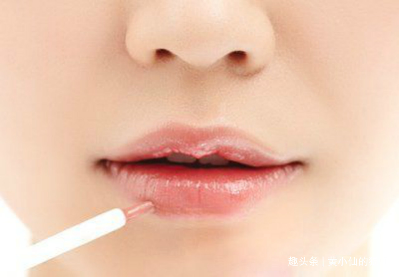 打底 女人涂口红时,牢记这“3不要”,否则再贵的口红也涂不出效果