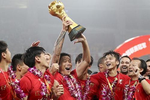 高洪波|恒大背不动中国足球之重任,但也不应独担国足积重难返之“黑锅”