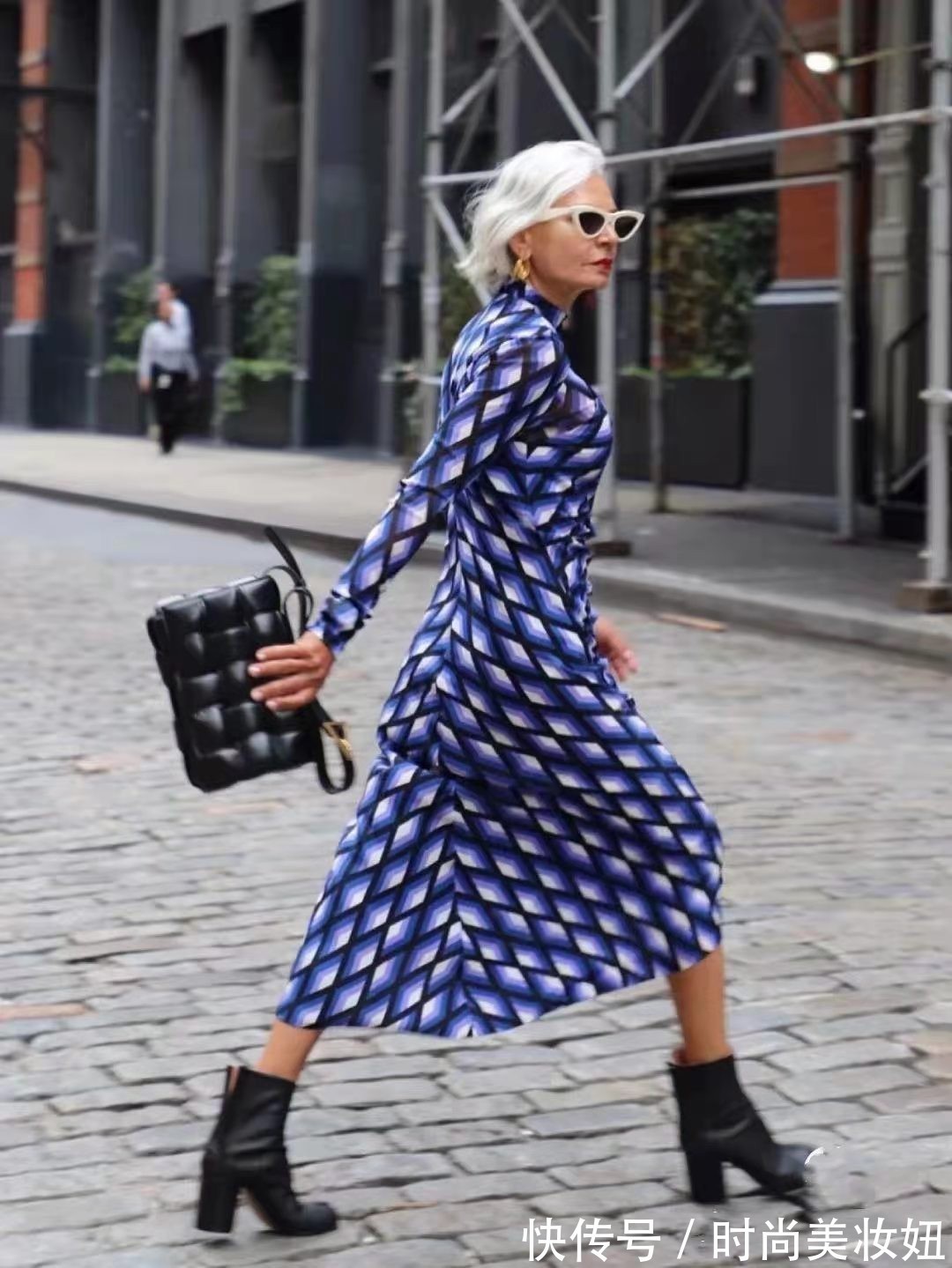 奶奶|这位50岁奶奶太会穿,靠穿搭打造高级风,年过半百也美得出众