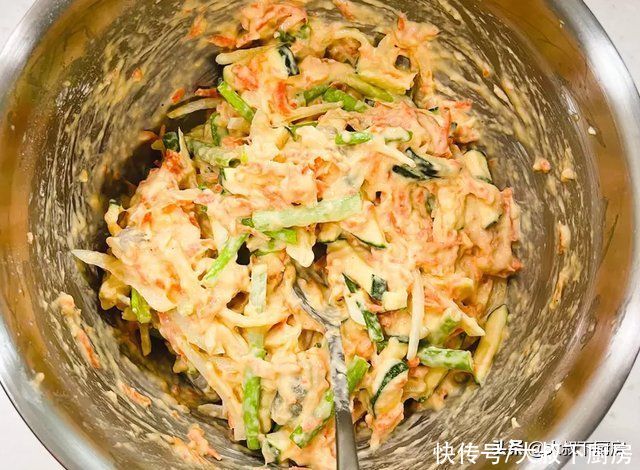 中筋面粉|韩国小吃在家做，大叔教你韩式煎饼，金黄焦脆，口味百变，超美味