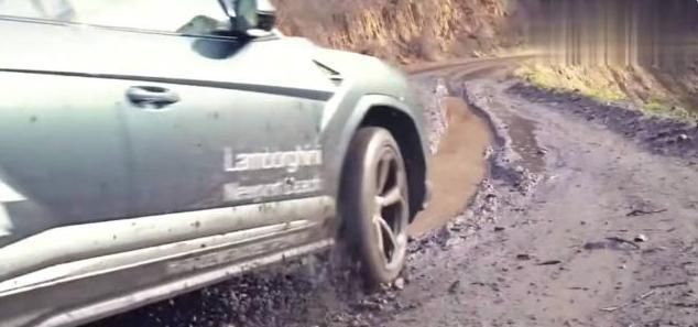 300万兰博基尼suv过水坑 跑烂路 车主 这车没那么娇气 乐惠车