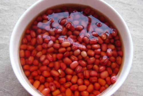 不管煮什么豆子,都不要直接下锅煮,教你一招,十分钟软烂开花