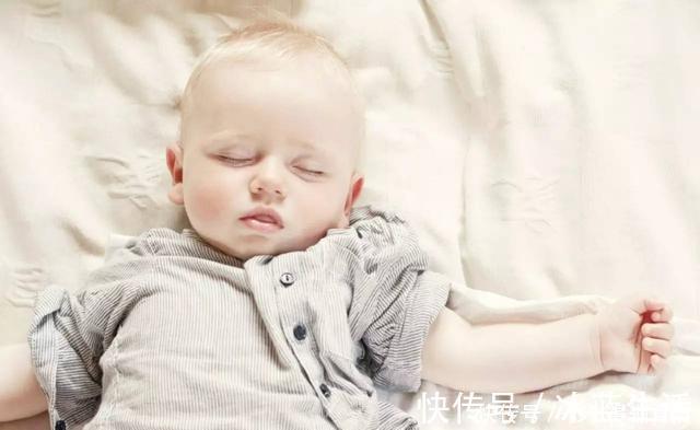 生物钟|孩子从小和谁一起睡觉,会影响他长大后的性格,家长要心里有数
