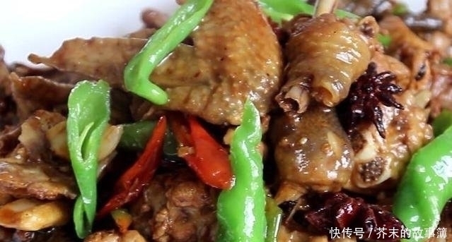 鲜嫩|炖鸡肉时,千万不要直接加水炖,多做这一步,鸡肉鲜嫩,没有腥味!