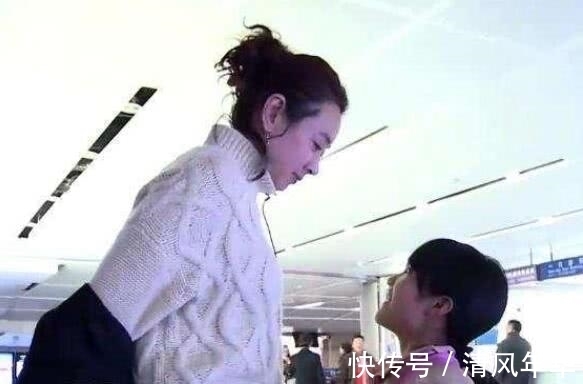 收养|《变形计》唯一幸运的农村女孩,没被退货还得到城市妈妈哥哥宠爱