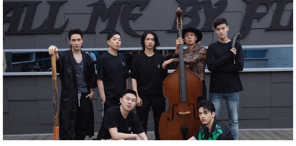 比赛|重看《哥哥》第一期,我发现三个细节,左右了整季比赛的走向