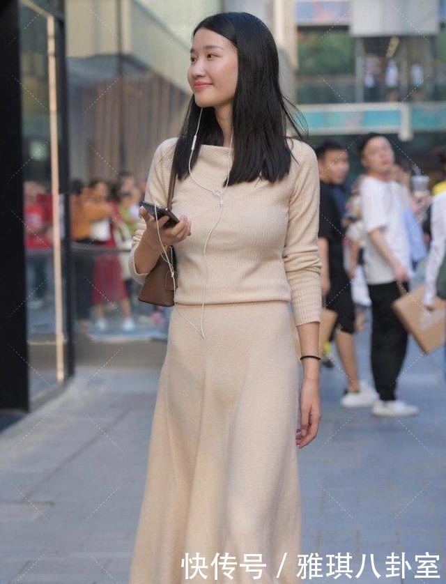 知性|卡其色彩的连衣裙，知性优雅，尽显迷人魅力