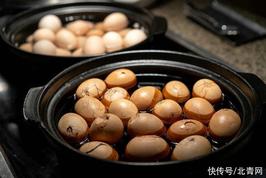 鸡蛋买回家，不要这样直接放冰箱，许多人都做错了