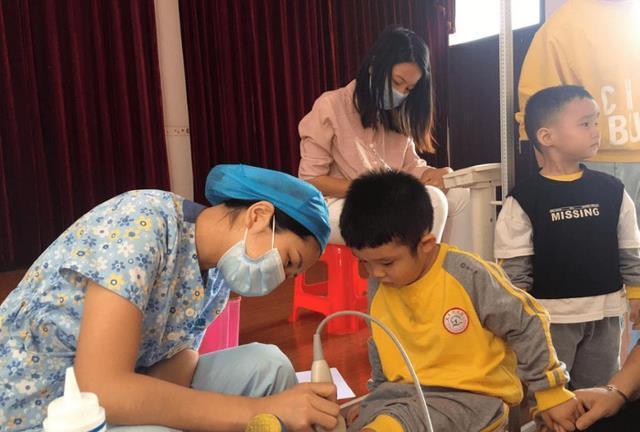 夫妻两人|只要锻炼就能长高吗？高强度的运动反而适得其反