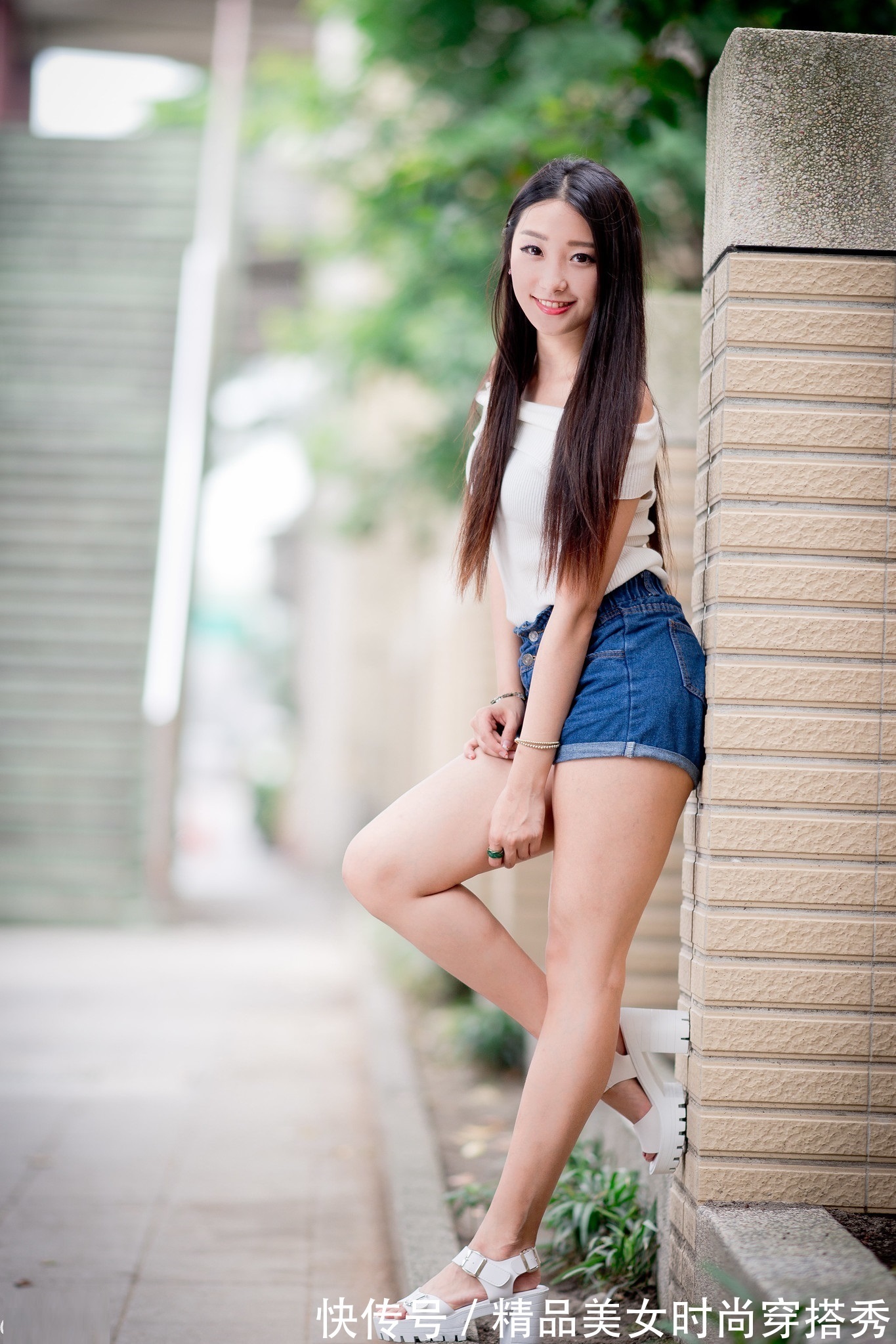 穿搭|暑假即将来临，这位小姐姐的出游穿搭很是休闲舒适