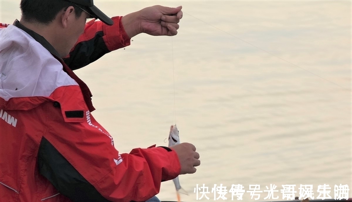 野钓|带钩调漂与不带钩调漂有何区别?哪种调钓更适合野钓?